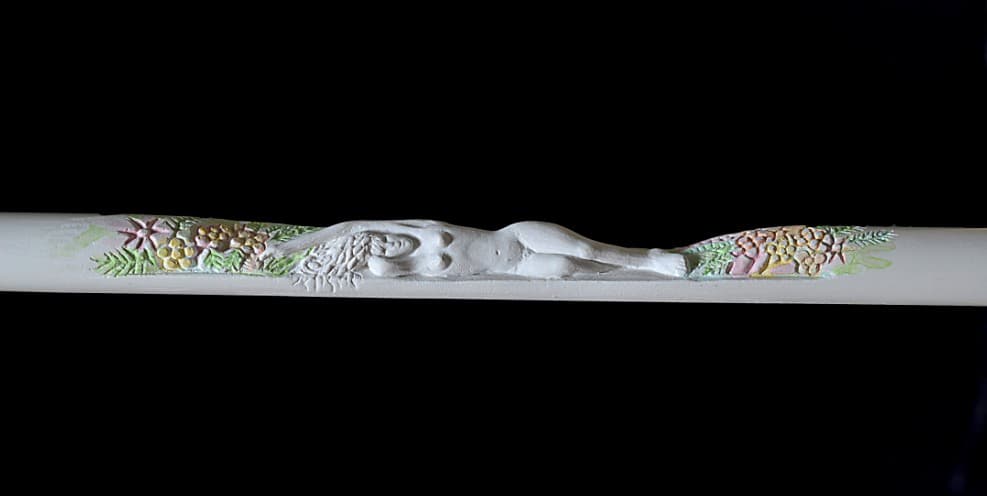 Nude with flowers